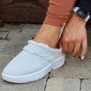 Oofos WOMEN'S OOCOOZIE MULE SHOE - LIGHT GRAY size 6.5/7 new in box light grey